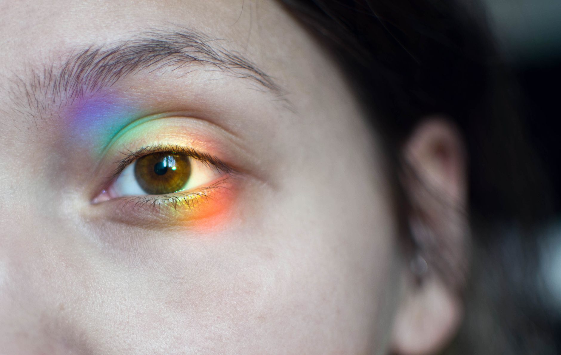 What causes ocular migraines?